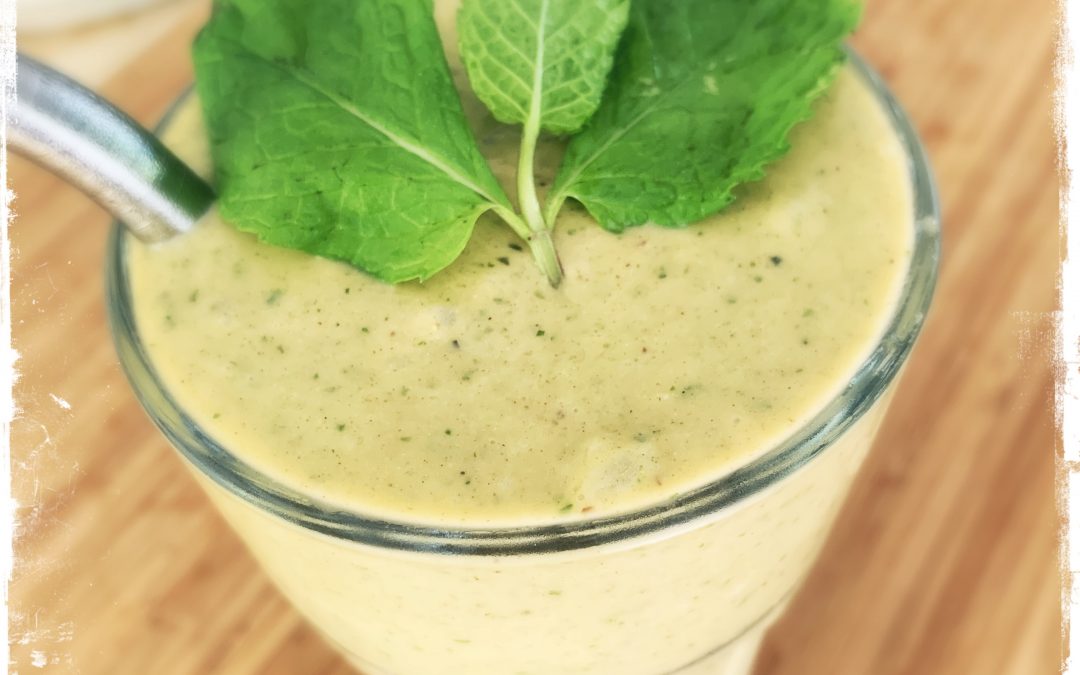 Power Me Up Bee Pollen Detox Smoothie